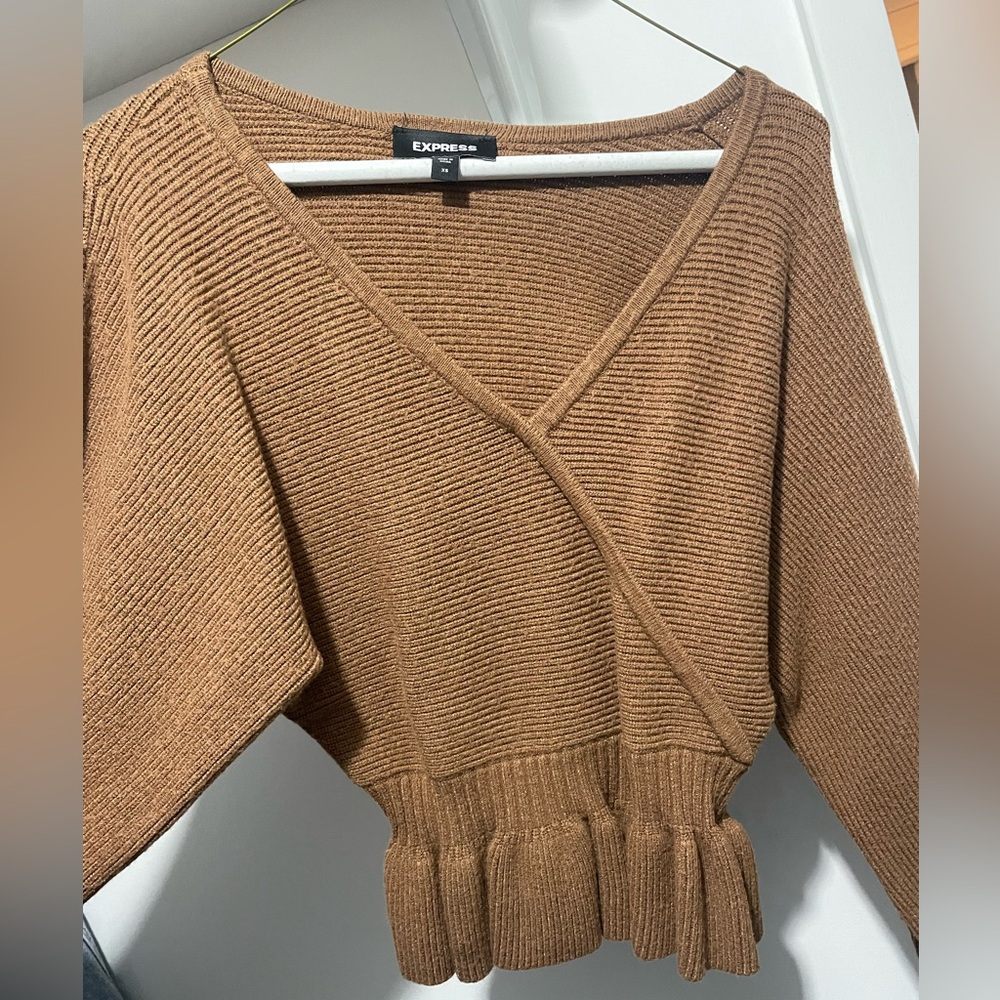 Express Brown Ribbed V-Neck Cropped Sweater - Picture 2 of 3